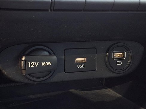 Used 2023 Hyundai Elantra Limited w/ Preferred Accessory Package image 8