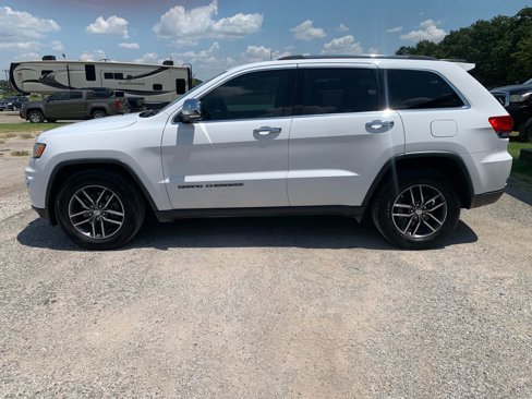 Used 2017 Jeep Grand Cherokee Limited image 2