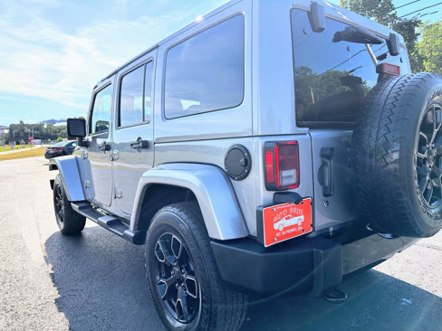 Used 2018 Jeep Wrangler Unlimited Sahara image 11