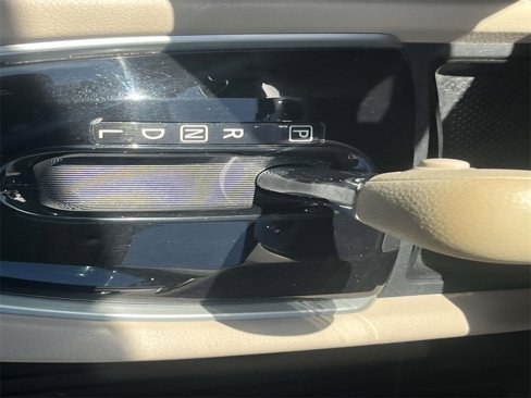Used 2015 Nissan Rogue SV image 22