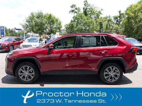 Used 2022 Toyota RAV4 XLE Premium image 7