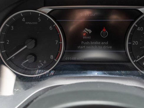 Used 2023 Nissan Rogue S image 2