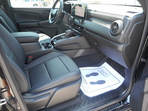 Used 2024 Chevrolet Colorado Trail Boss w/ LPO, Dark Essentials Package image 10