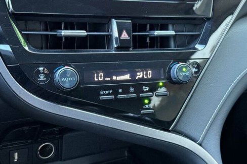 Used 2023 Toyota Camry SE image 19