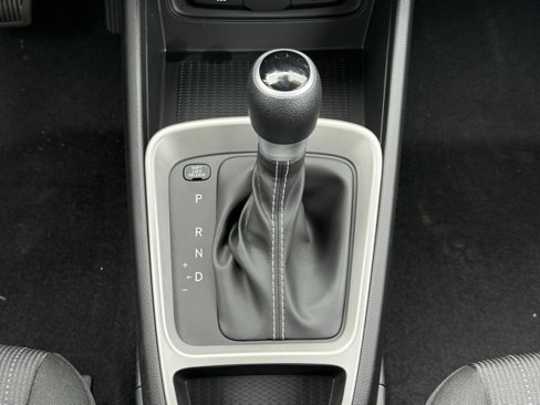 New 2025 Hyundai Venue SE image 23
