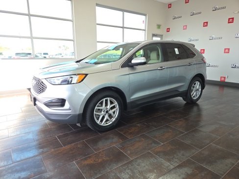 Used 2023 Ford Edge SEL image 3