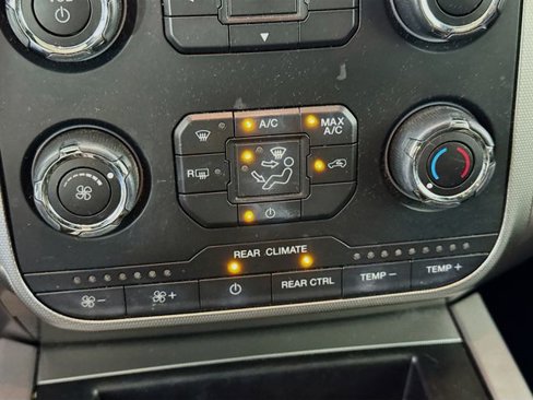 Used 2017 Ford Expedition XLT image 19