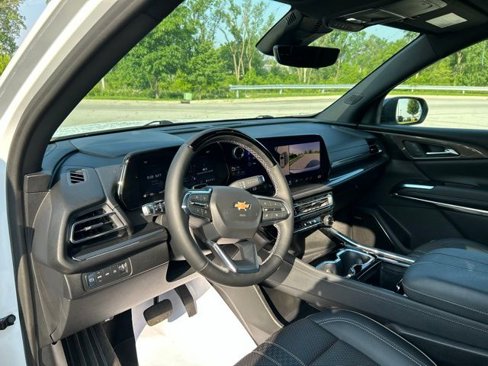 Used 2024 Chevrolet Traverse RS image 22