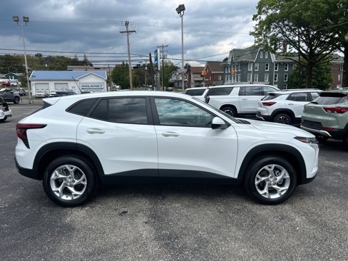 New 2025 Chevrolet Trax LS w/ LS Convenience Package image 2