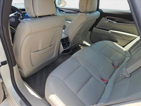 Used 2013 Cadillac XTS Premium image 11