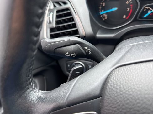 Used 2017 Ford Escape Titanium image 25