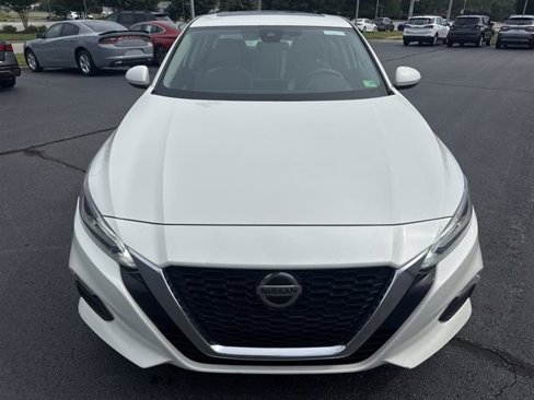 Used 2022 Nissan Altima 2.5 SV w/ SV Premium Package image 2