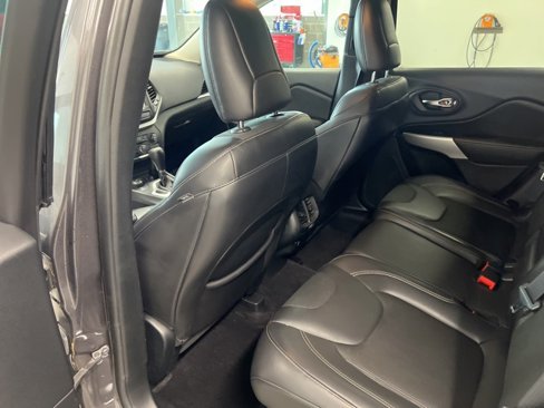 Used 2018 Jeep Compass Limited w/ Navigation Group image 25