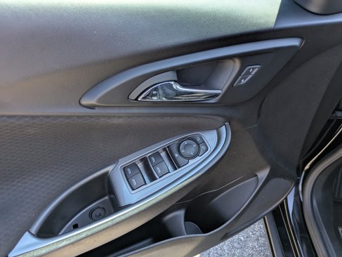 Used 2023 Chevrolet Malibu LT image 12