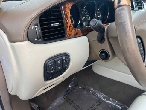 Used 2006 Jaguar XJ8 L image 20