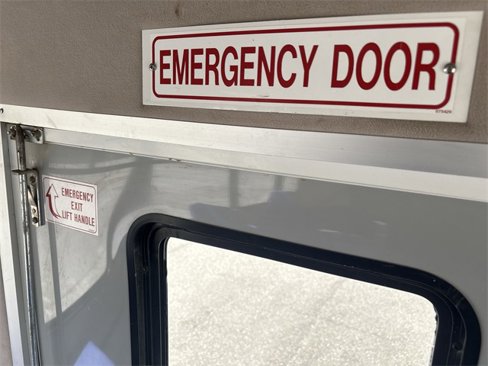 Used 2006 Ford E-450 and Econoline 450 image 36