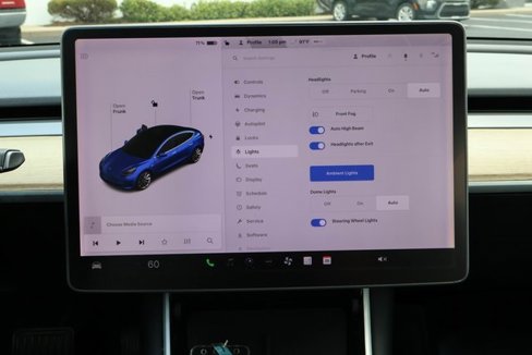 Used 2018 Tesla Model 3 Long Range image 28