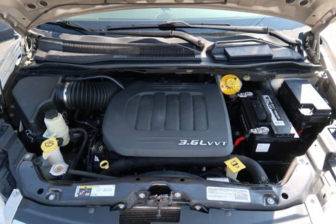 Used 2015 Chrysler Town & Country Touring w/ Driver Convenience Group image 13
