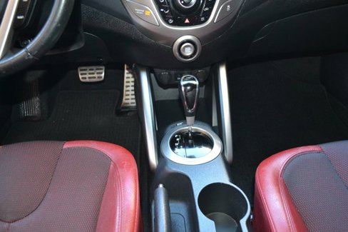 Used 2012 Hyundai Veloster w/ Tech Pkg image 20