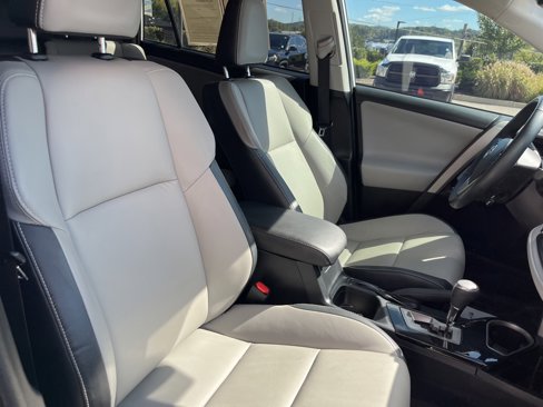 Used 2016 Toyota RAV4 Limited image 28