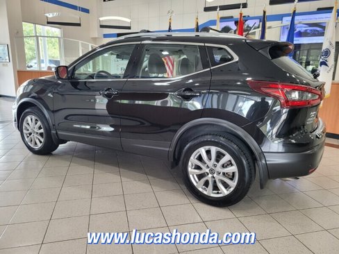 Used 2022 Nissan Rogue Sport SV w/ Technology Package image 6