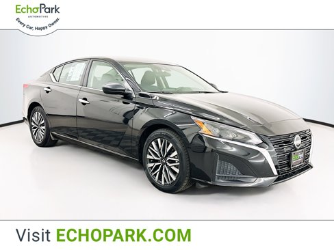 Used 2024 Nissan Altima 2.5 SV image 1