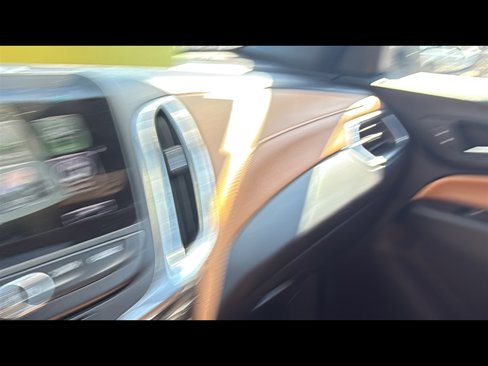 Used 2018 Chevrolet Equinox Premier image 16