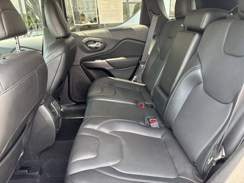 Used 2021 Jeep Cherokee Latitude Lux w/ Comfort/Convenience Group image 14