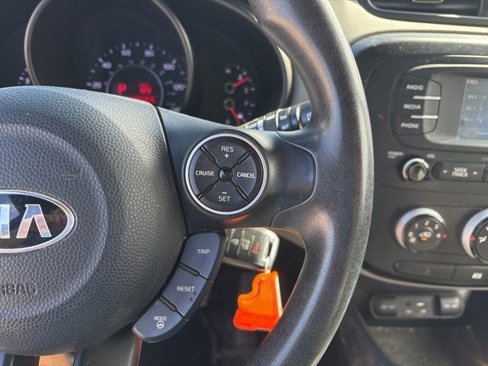 Used 2016 Kia Soul + image 14