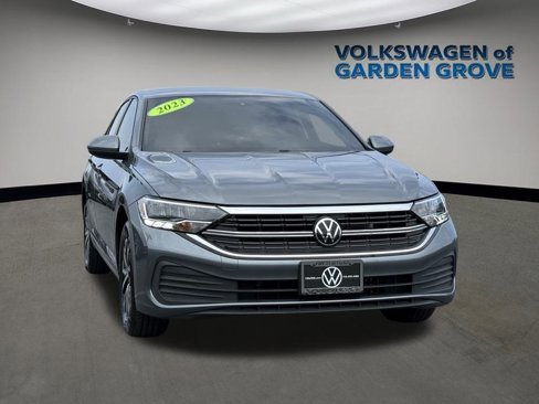 Used 2023 Volkswagen Jetta S image 2