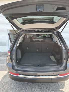 Used 2023 Jeep Grand Cherokee Laredo image 14