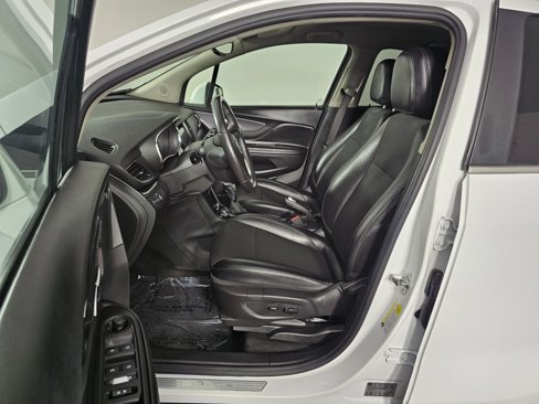 Used 2021 Buick Encore Preferred image 22