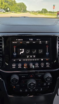Used 2019 Jeep Grand Cherokee Overland image 23