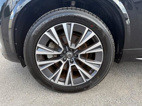 Certified 2021 Volvo XC90 T6 Momentum w/ Climate Package image 9