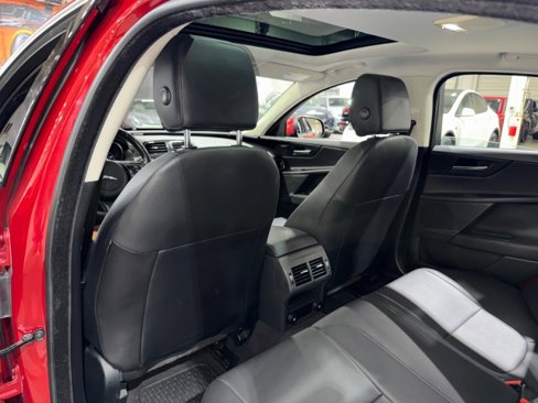 Used 2018 Jaguar XE Premium image 51