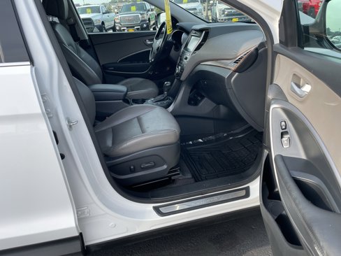 Used 2017 Hyundai Santa Fe Limited image 32