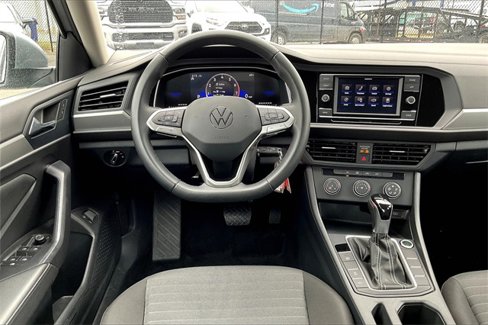 Used 2024 Volkswagen Jetta S image 5
