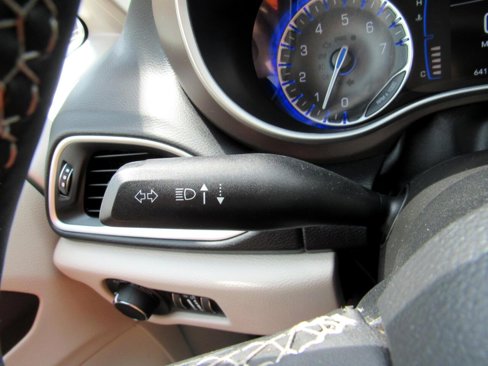 Used 2022 Chrysler Voyager LX image 19
