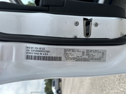 Used 2023 Jeep Cherokee Altitude Lux image 33