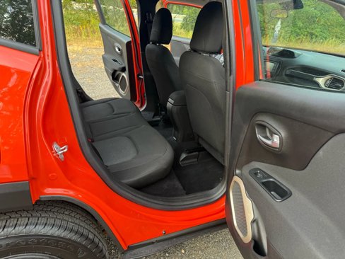 Used 2015 Jeep Renegade Sport w/ Power & Air Group image 19