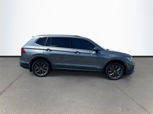 Used 2022 Volkswagen Tiguan SE image 8