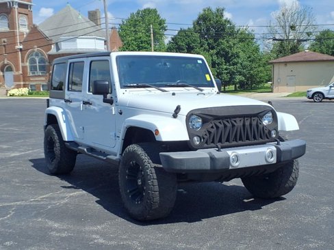 Used 2015 Jeep Wrangler Unlimited Sahara w/ Connectivity Group image 6
