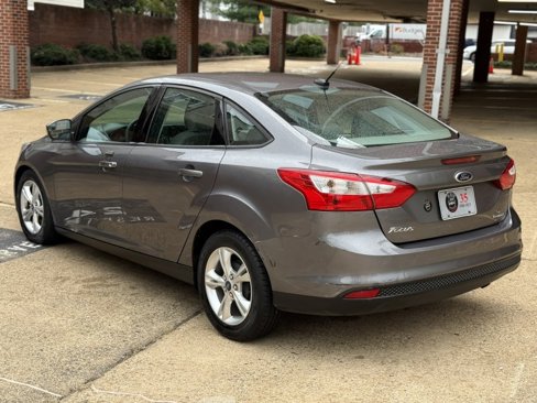Used 2014 Ford Focus SE image 4