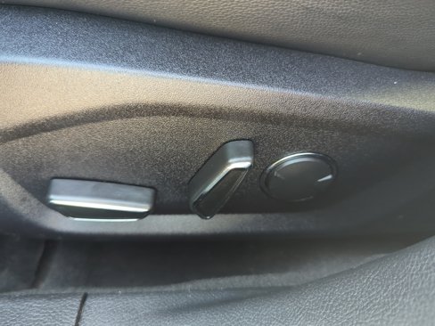 Used 2019 Ford Fusion Titanium image 11