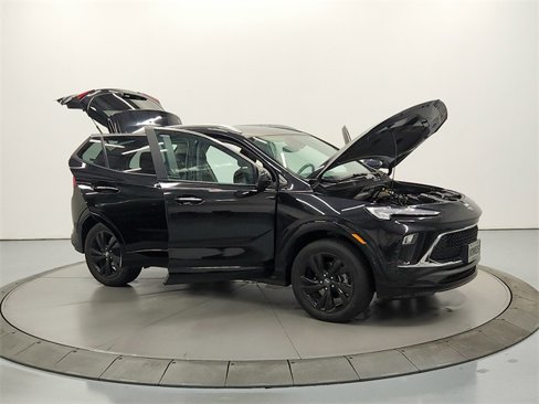 Used 2024 Buick Encore GX Sport Touring image 9