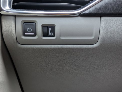 Used 2019 Cadillac XT4 Luxury w/ Cold Weather Package image 20