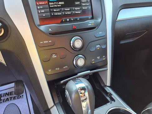 Used 2015 Ford Explorer XLT w/ Equipment Group 202B image 19
