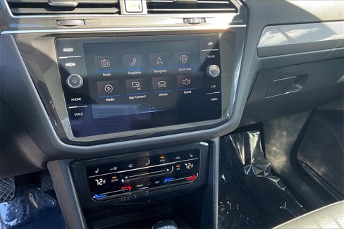 Certified 2022 Volkswagen Tiguan SE w/ Panoramic Sunroof Package image 27