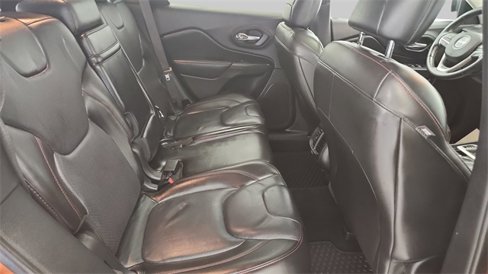Used 2015 Jeep Cherokee Trailhawk w/ Comfort/Convenience Group image 22