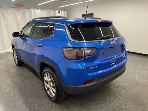 Used 2022 Jeep Compass Latitude w/ Sun and Sound Group image 3